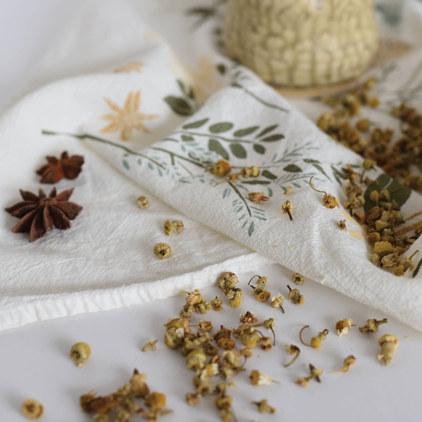 June & December - Herbal Tea Garden Towel: 25 x 26