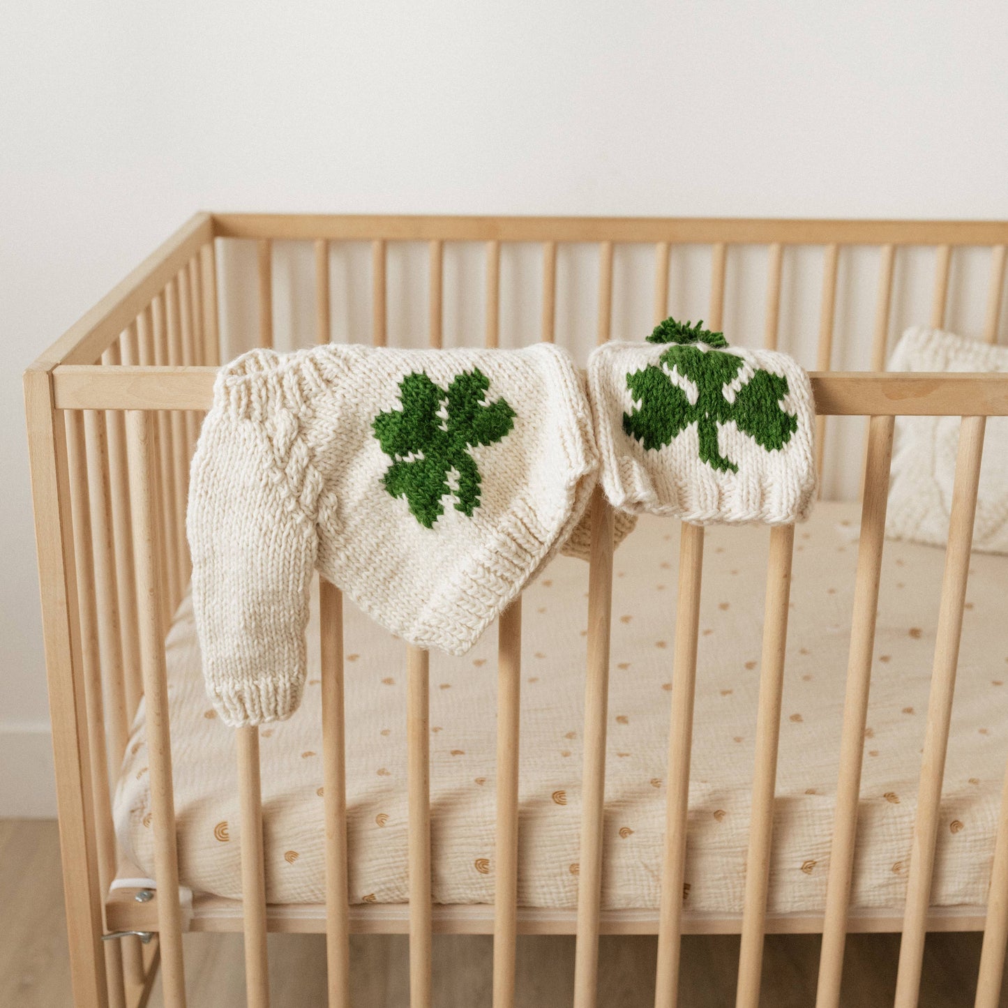 Huggalugs - Shamrock Crew Neck Sweater Baby & Toddler: 6-12 months