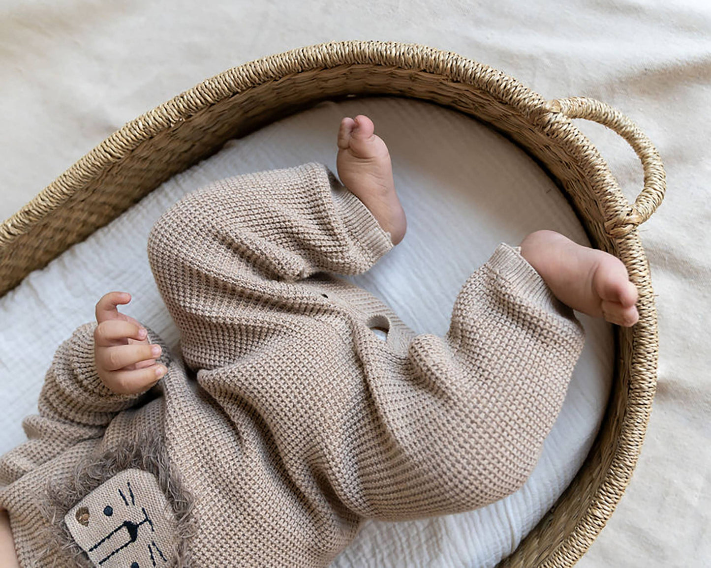 Viverano Organics - Lion Applique Chunky Sweater Knit Baby Jumpsuit (Organic): Oat Heather / 6-12M