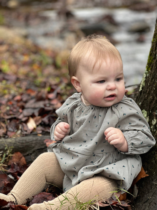 Vignette - Daisy bubble in grey and blue floral: 9-12m