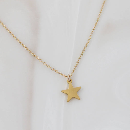 MAIVE - Star Necklace: Gold / 16 inch