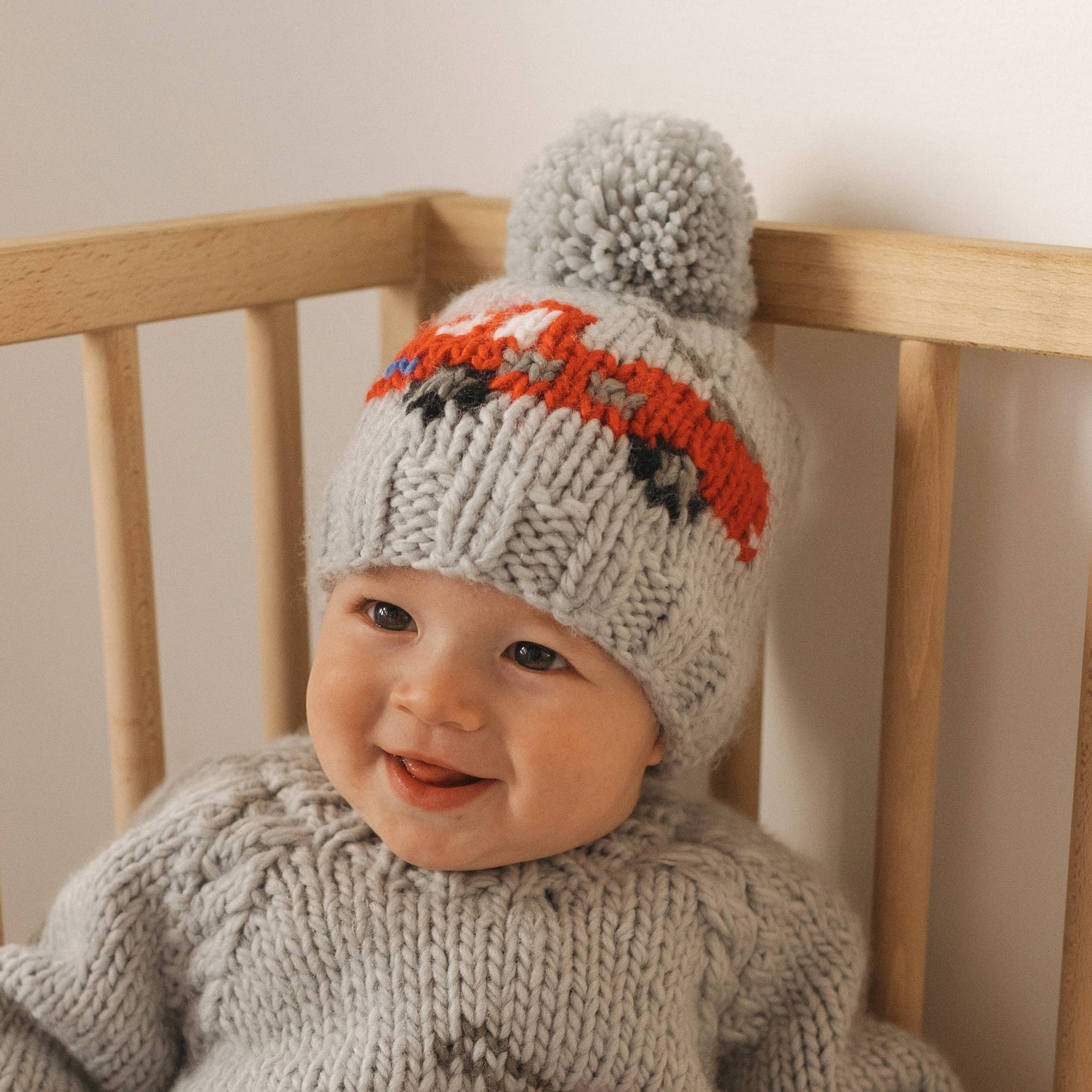 Huggalugs - Fire Engine Beanie Hat Baby & Kids: M (6-24 months)