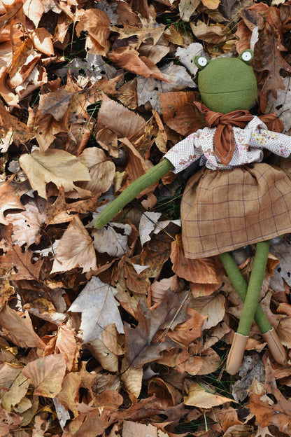 Woolgrass Farm - Fern the Frog Doll- Chestnut Gathering