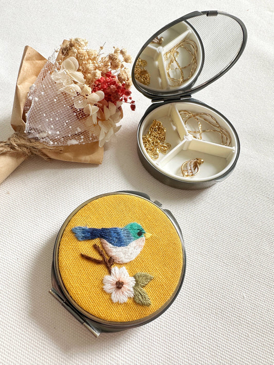 Quince Fables - Floral Embroidered Round Jewelry Box With Mirror
Success: 4. Bird