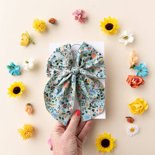 Modern Piggy - Secret Garden | Party Bow