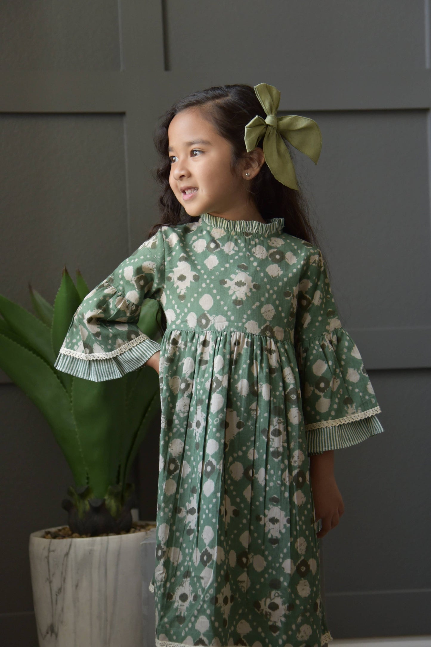 Yo Baby - Printed Bell-Sleeves Ruffle Dress: 7 Years