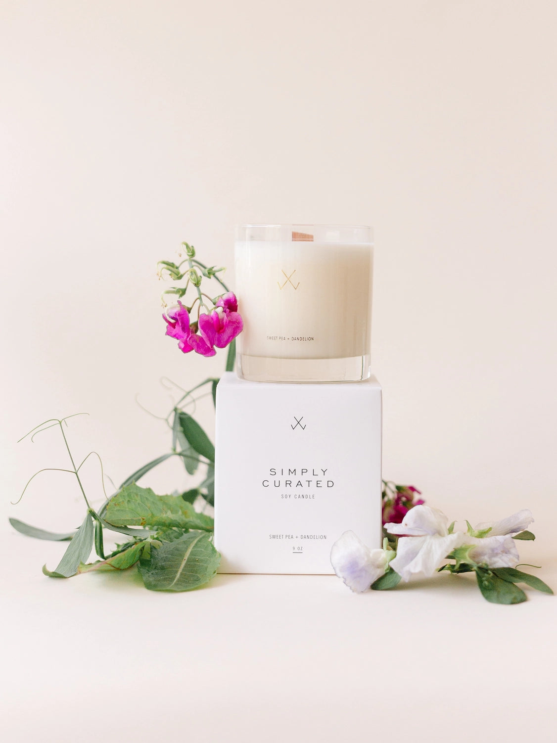 Simply Curated - Sweet Pea + Dandelion - 9 oz Soy Candle
