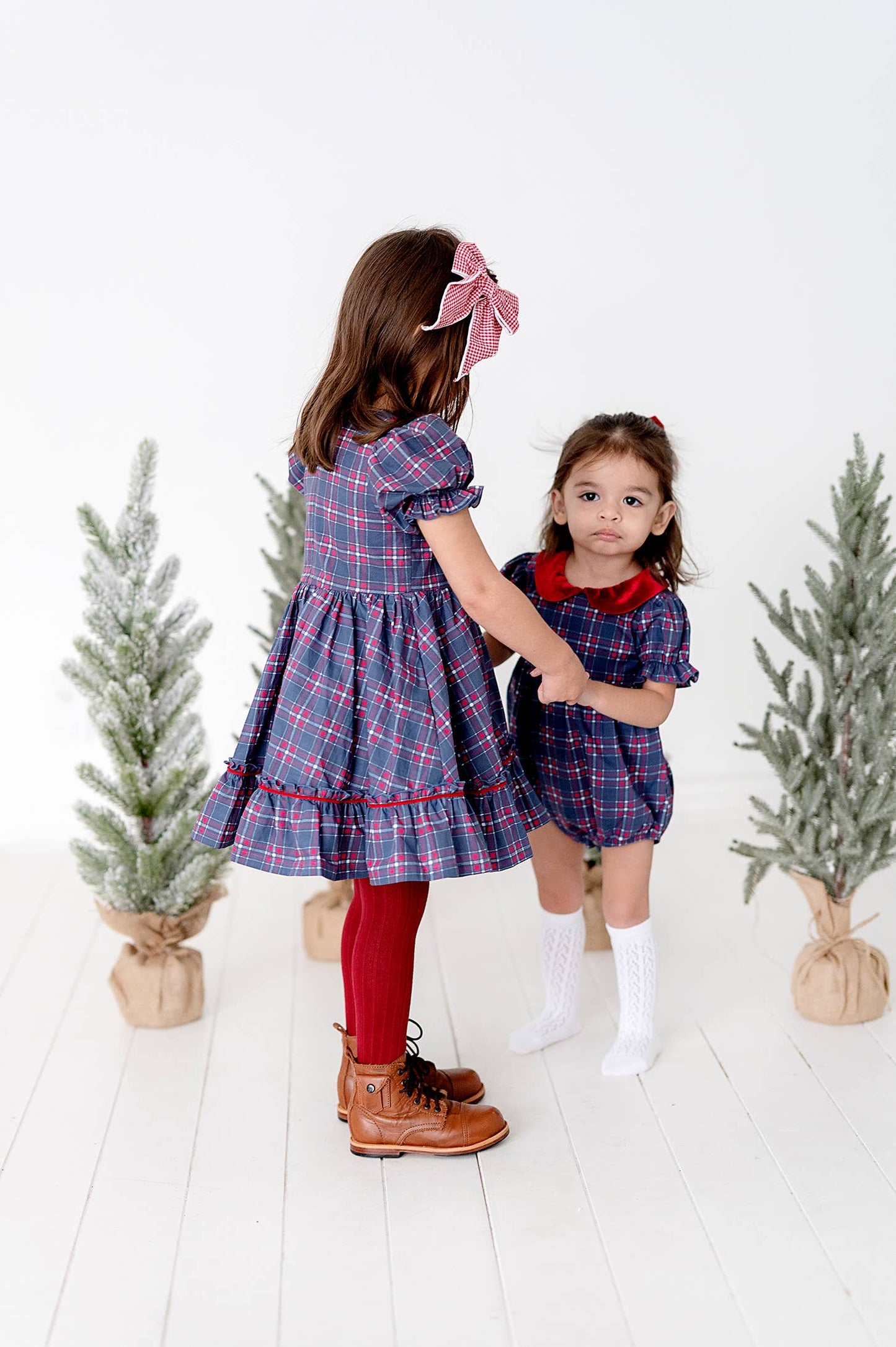 Ollie Jay - Quinn Collared Bubble in Holiday Plaid | Poplin Cotton: 2