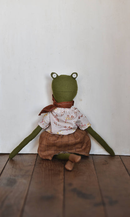 Woolgrass Farm - Fern the Frog Doll- Chestnut Gathering