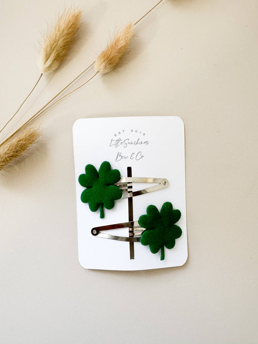 Little Sunshines Bow & Co - St Patricks Day Four Leaf Clover Snap Clips- Set of 2: Dark Green Four Leaf Clover Set