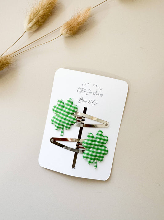 Little Sunshines Bow & Co - St Patricks Day Four Leaf Clover Snap Clips- Set of 2: Plaid Four Leaf Clover Set