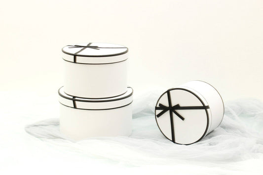 Elegant Design Supply - French Inspired Round Flower Gift Box with Ribbon: White / Medium