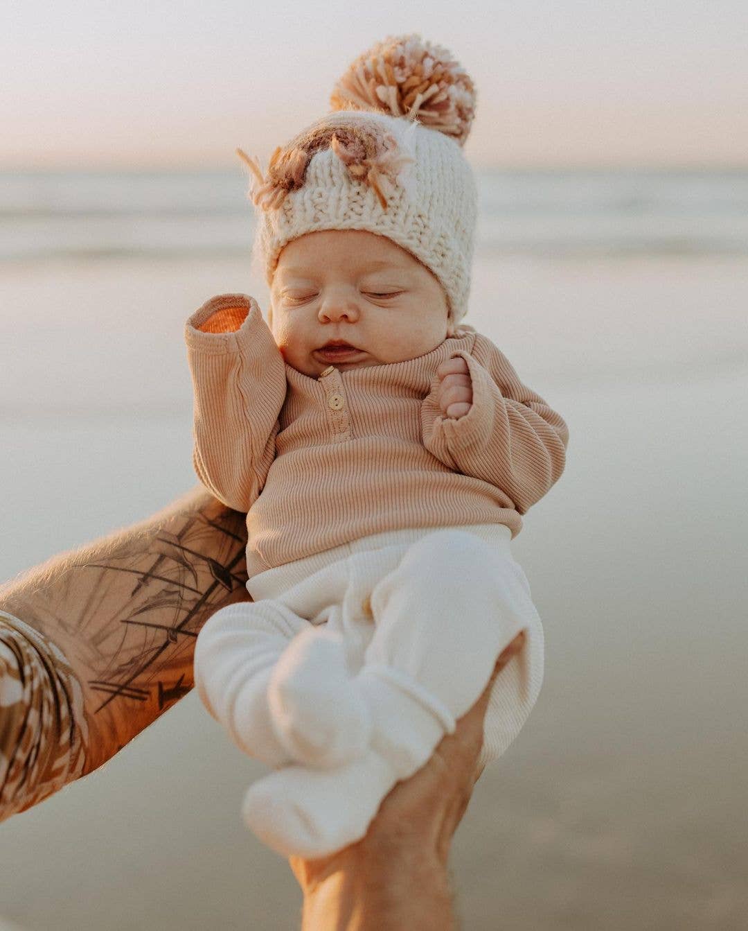 Huggalugs - Mauve Rainbow Knit Beanie Hat Baby & Kids: L (2-6 years)