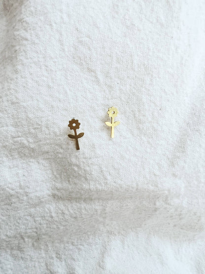 Whiskey + Wine - Sunflower post earrings