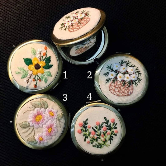 Quince Fables - Floral Embroidered Compact Mirror, Pink Daisy