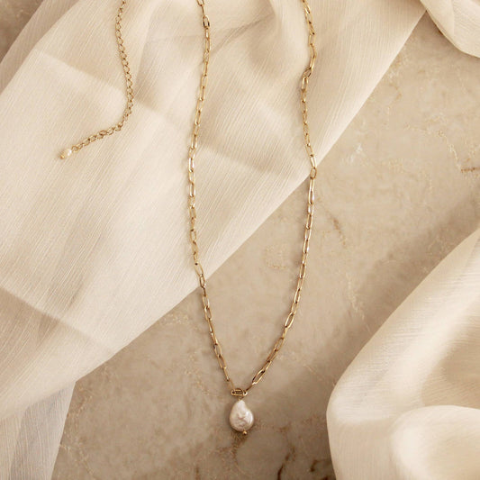 MAIVE - Baroque Pearl Paperclip Necklace