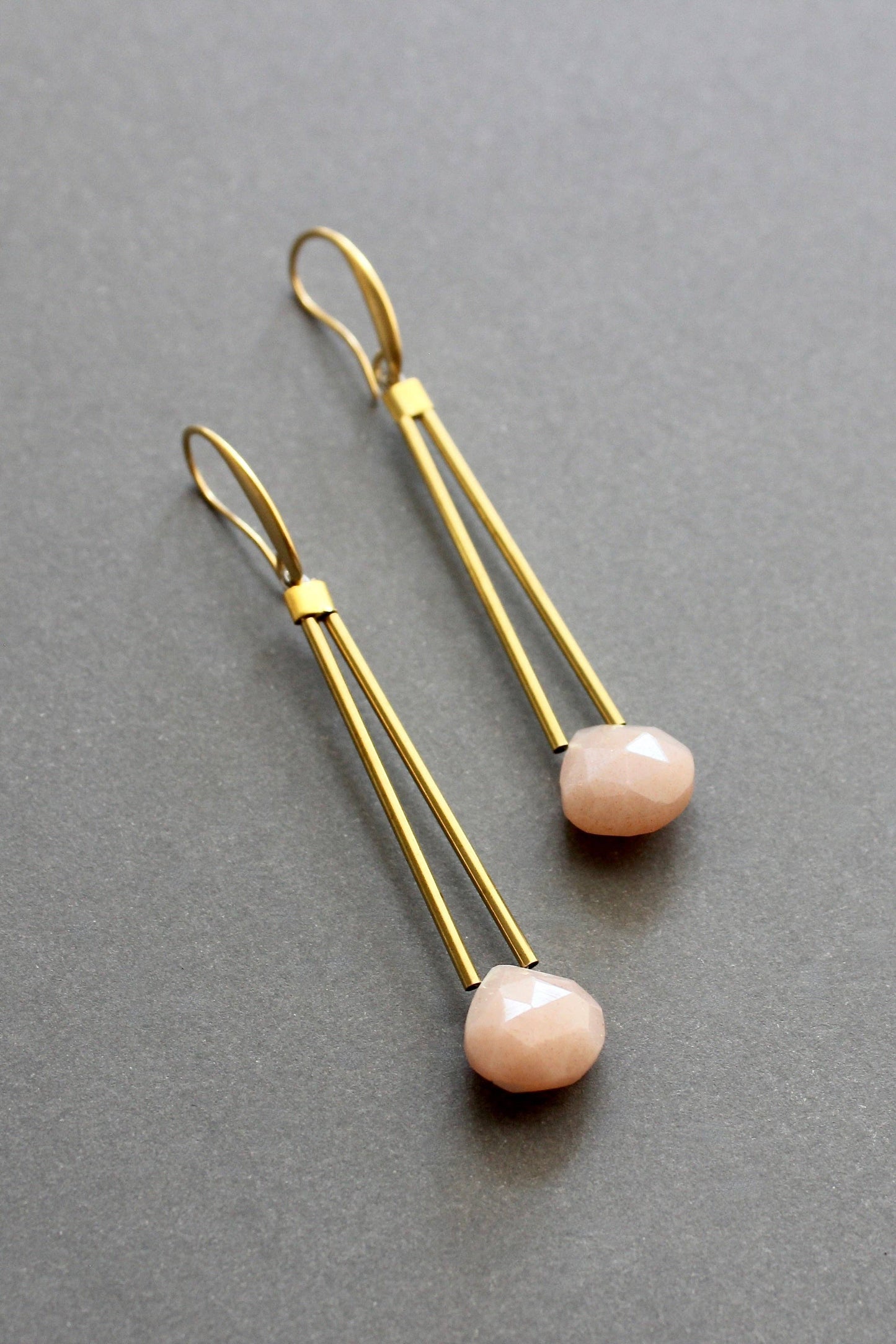 David Aubrey Jewelry - ISLE31 Peach moonstone geometric drop earrings