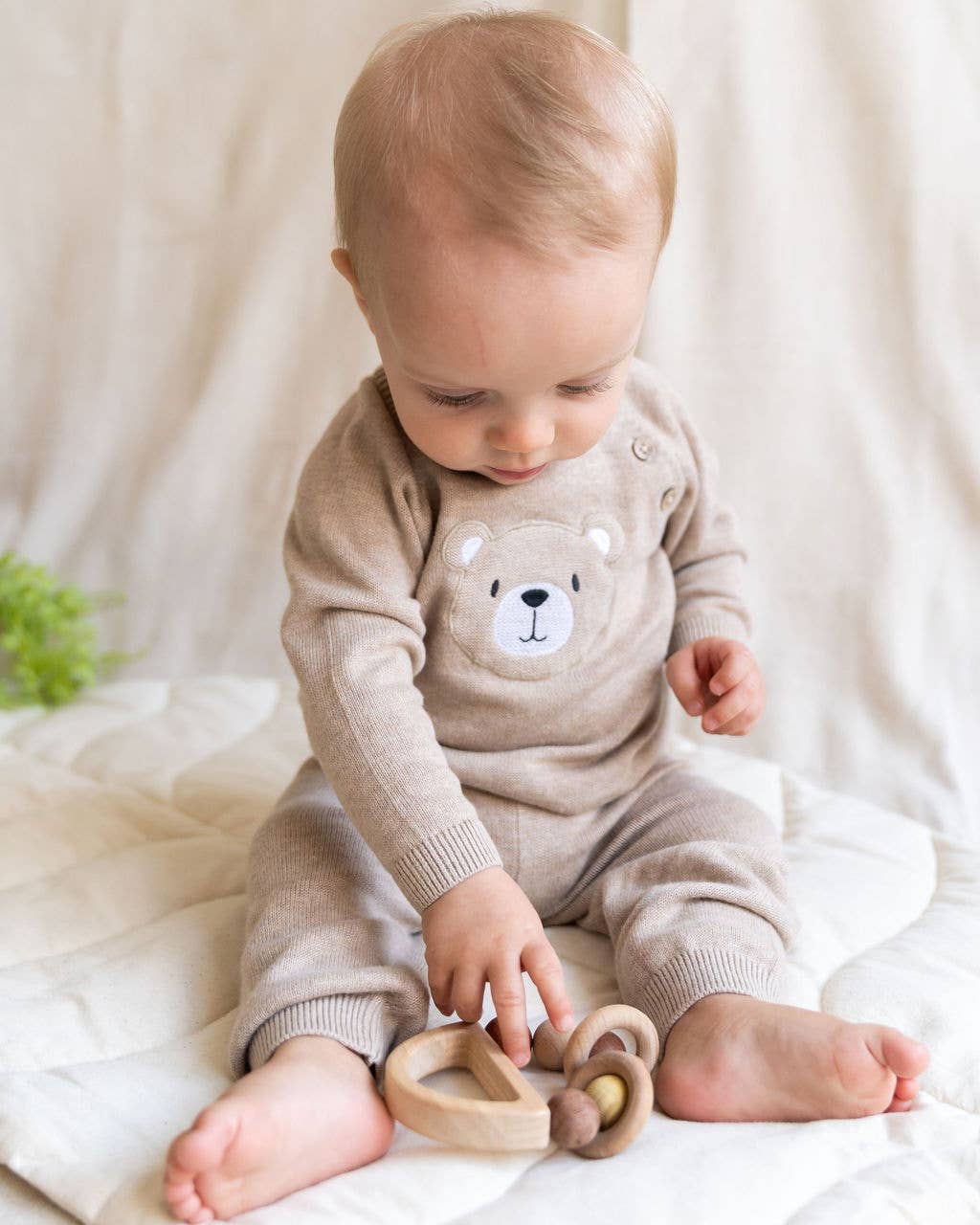 Viverano Organics - Teddy Bear Applique Baby Raglan Pullover (Organic Cotton): Oat Heather / 3-6M