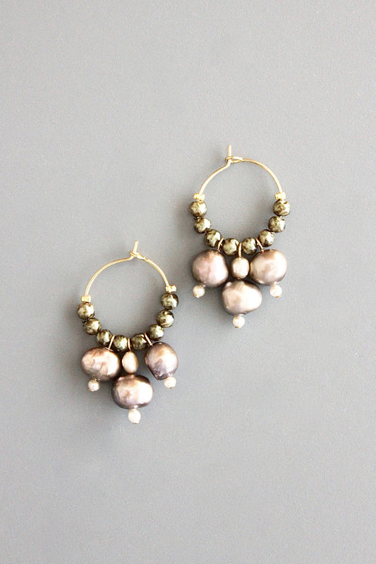 David Aubrey Jewelry - ATHE02 Glass and fresh water pearl hoop earrings