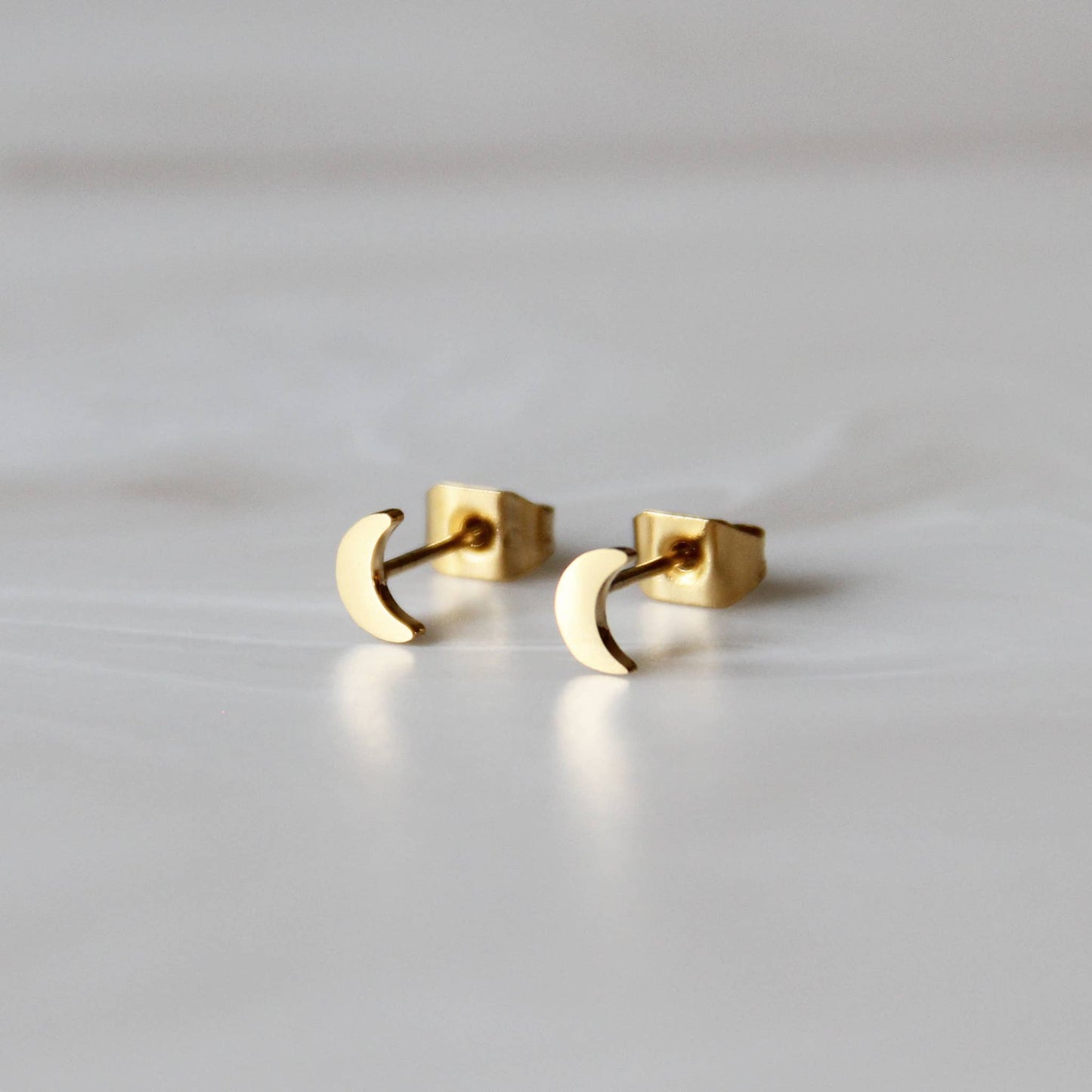 MAIVE - Moon Studs