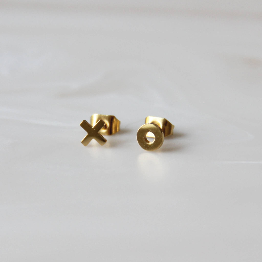 MAIVE - X and O Studs: Gold